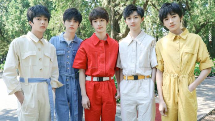 打歌舞台|内娱打歌舞台8月将播，不打投纯唱跳，观众评价“刀刀见血”！