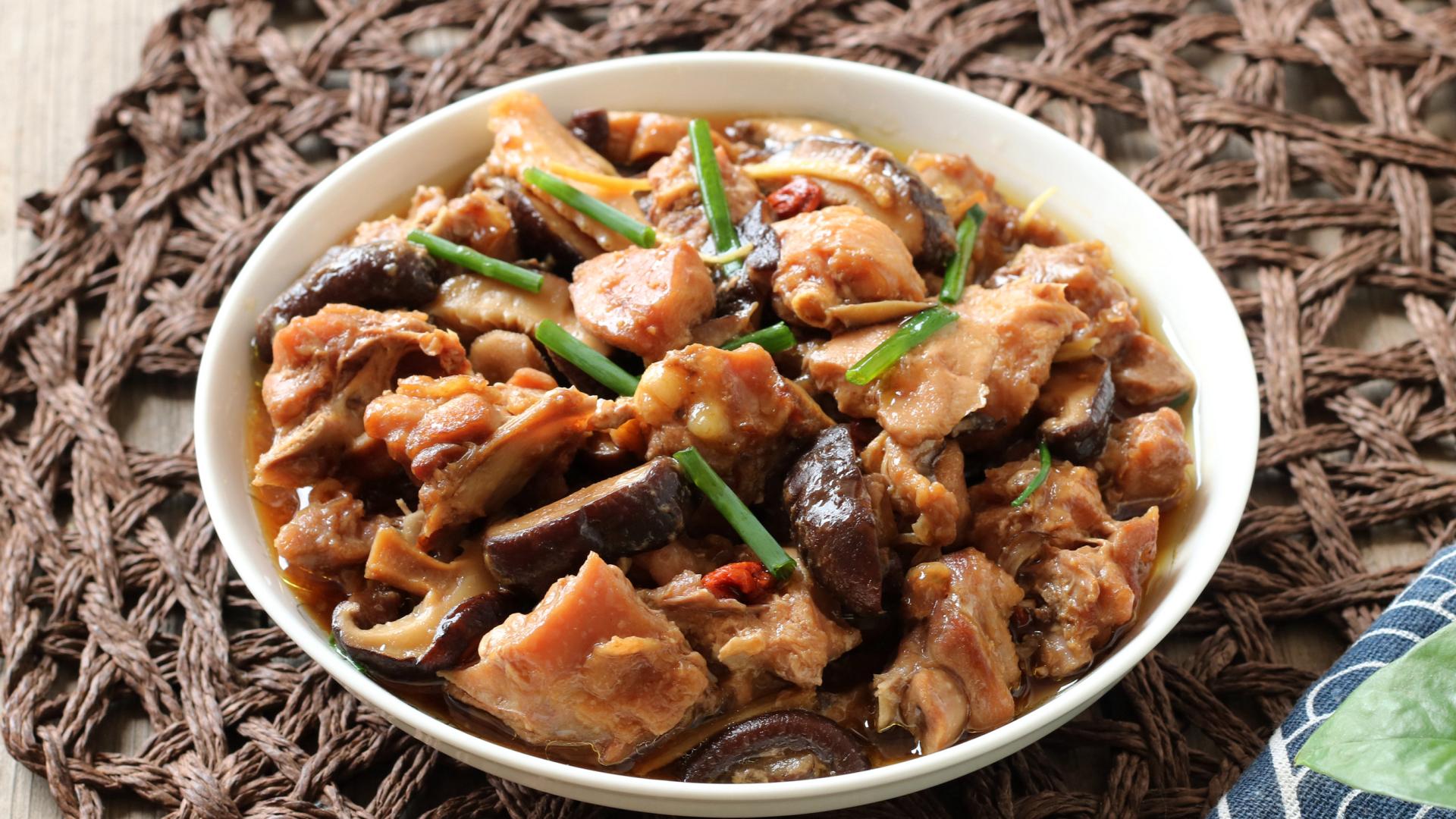 香菇|初夏时节，少吃牛羊肉多吃它，温和滋补不燥热，营养均衡过夏天