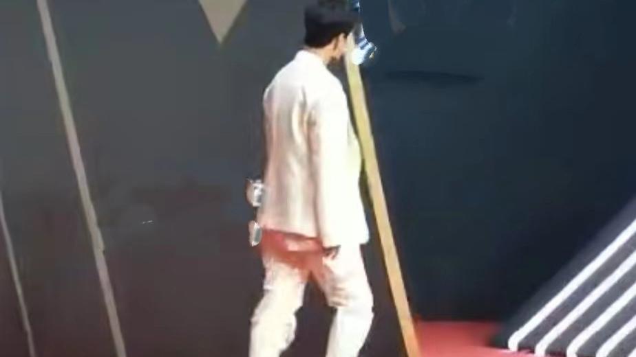 生图|头大肩窄、小短腿、双下巴赘肉，没修图的男明星身材真是没眼看