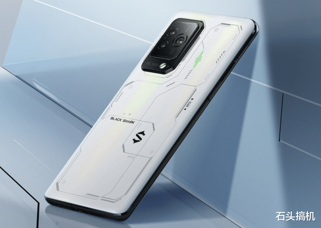 游戏手机|ROG游戏手机6入网照：像黑鲨5 Pro，败家之眼的logo变小了