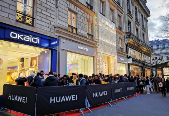 华为|法国终于熬不住了！将2340亿订单交给华为，完全无视美国警告