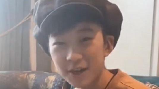 费曼|吴镇宇之子费曼被调侃“搞笑男”，与同龄人做对比，回复令人心疼