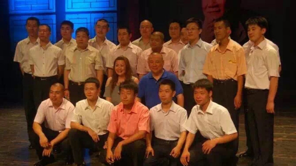 郭德纲|孟鹤堂晒照庆祝拜师十三周年，发文感谢师父郭德纲，言语满是感激