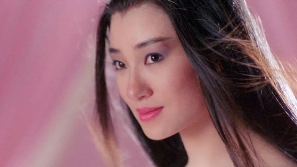 王小凤|港片两大鬼后王小凤王玉环，既能演艳鬼，又能演法师，扮鬼捉鬼样样行