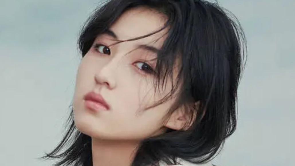 张子枫|张子枫三天仍未回应，粉丝澄清：她看小羊也是这个眼神！