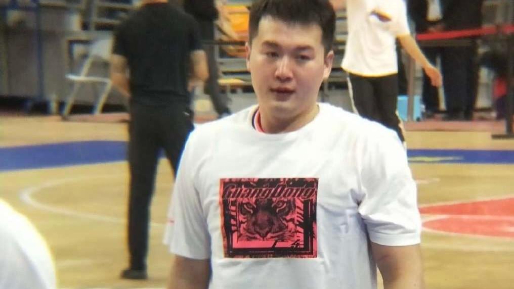 广东男篮|2米中锋想回归，广东首笔引援曝光！北大韩德君自荐，杜锋会要吗