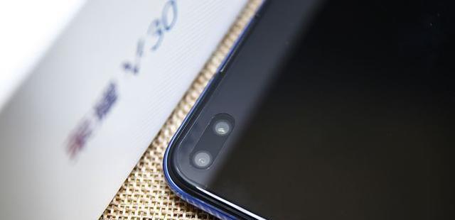 七彩虹|麒麟990二手降成千元机RYYB主摄+5G芯片荣耀旧旗舰依旧能打