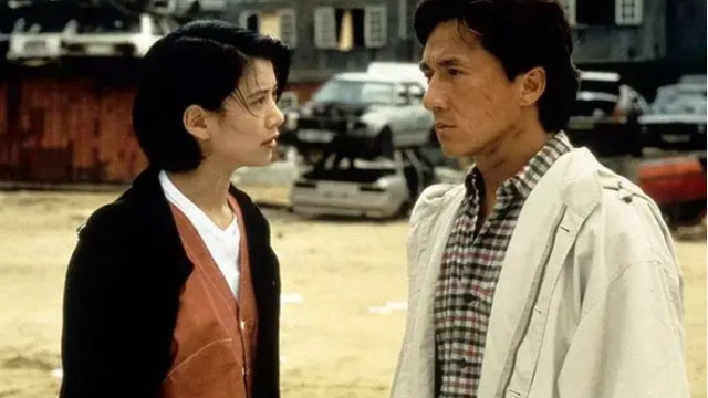 宋茜|成龙到底多豪横？拍霹雳火毁掉百余辆赛车，最后却赔到血本无归！