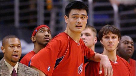 姚明|如果姚明晚一年参加NBA选秀，还会是状元吗？最终能排第几顺位