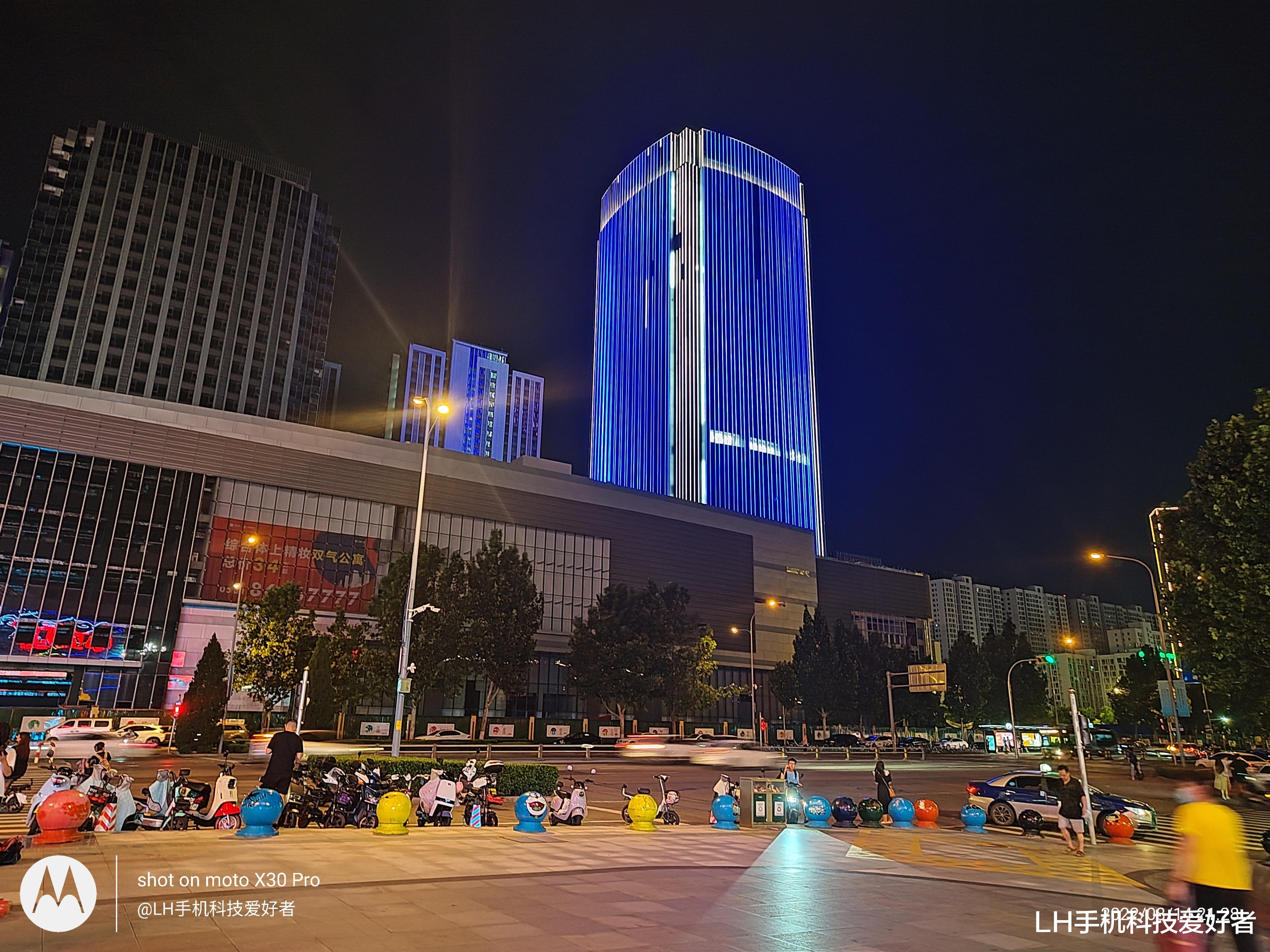 摩托罗拉|moto X30 Pro详细测评,两亿像素不是噱头,同价位用料最均衡