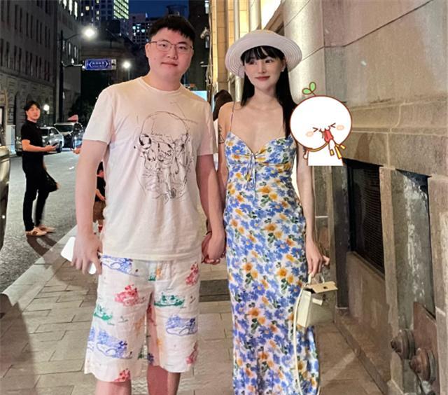 奥咪咪|奥咪咪看剧上头，让乌兹模仿王鹤棣回应键盘侠，被他7个字噎回去