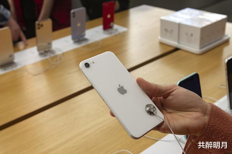 国产手机|苹果小屏手机还能走多远,iPhone SE3或成为最后一款苹果机型