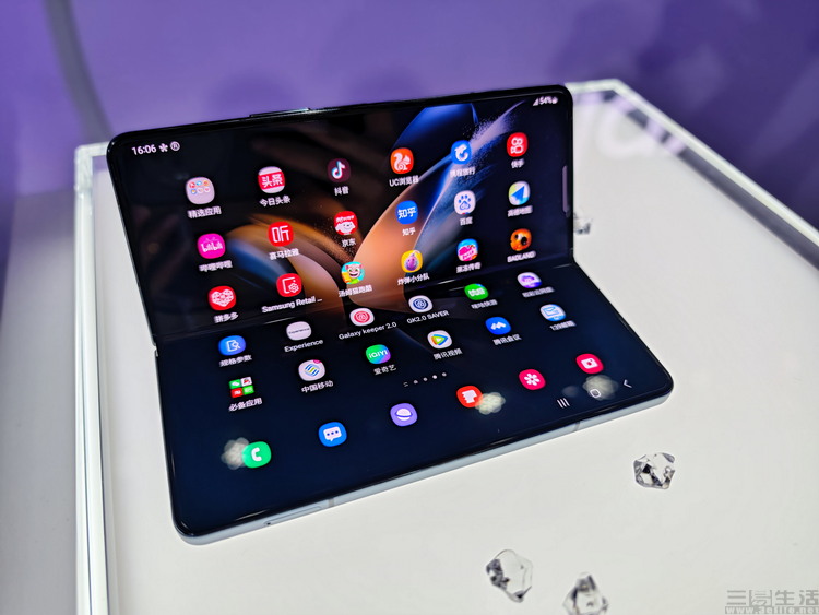 安卓|如何做好折叠屏?三星再一次对业界“降维打击”