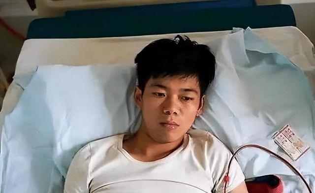 iPhone4s|10年前,一位17岁高中生黑诊所卖肾换苹果手机,获赔147万却葬送人生