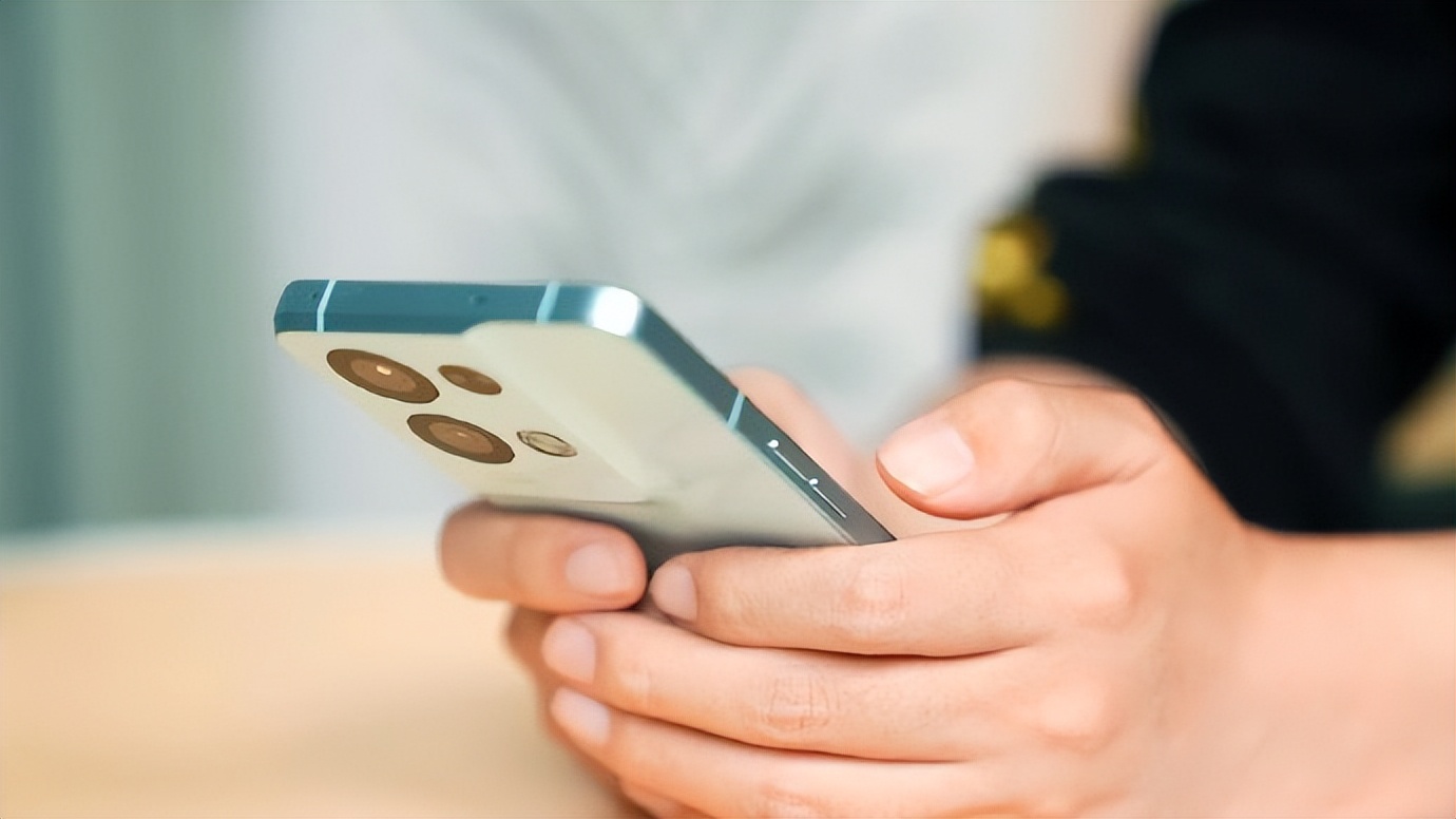 oppo reno|小清新配色大赞!Reno8系列开箱上手:用心的不止是色彩