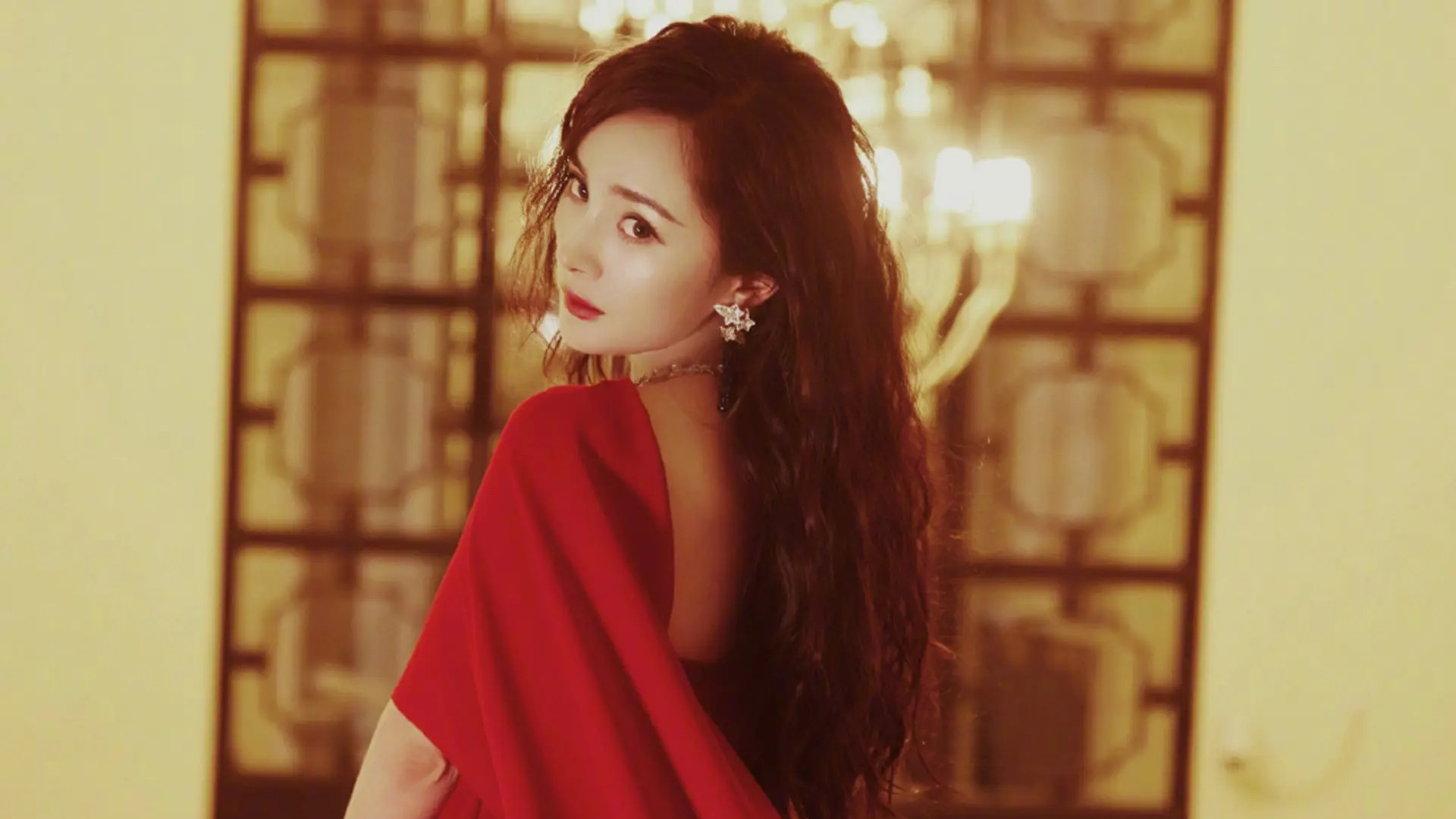 杨幂|《狐妖小红娘》开机在即，全明星阵容引热议，杨幂压力很大