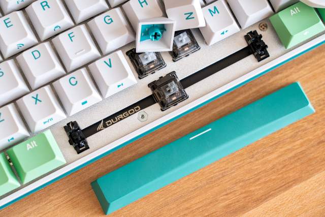 机械键盘|能打的不只是颜值，杜伽K330w Plus上手体验