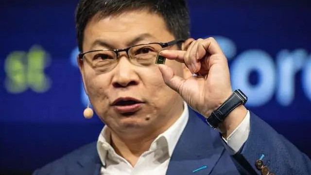 芯片|余承东宣布华为手机回来了！美国警告中国企业，禁止向华为供货