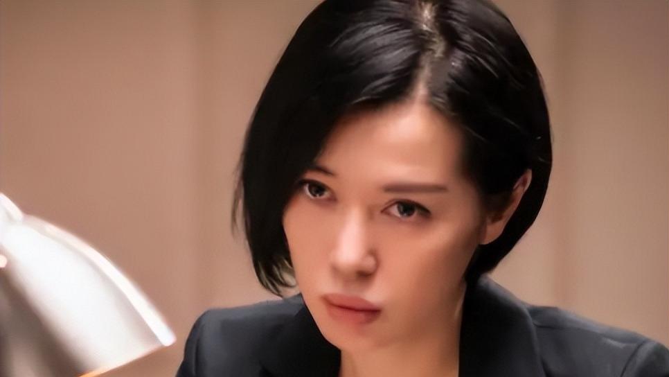 余男|余男：与王全安相恋12年，捧回了12座奖杯，45岁至今仍单身