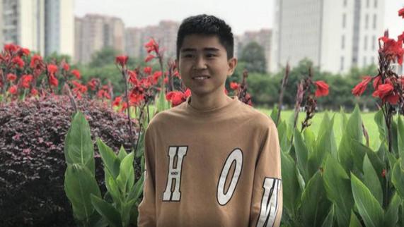 考研|浪子回头！因沉迷游戏挂科8门的何颖，用一年时间考上北大研究生