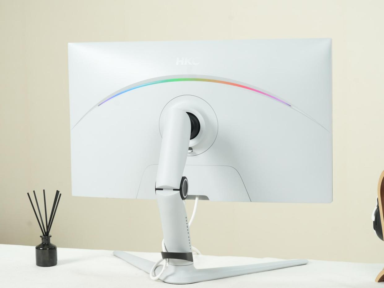 显示器|体验MiniLED的亲民之选:HKC PG271Q显示器体验