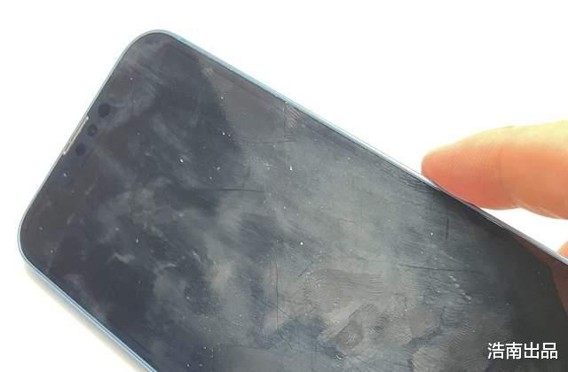华为|几块钱一张的手机钢化膜到底有多难用？你们还敢买吗？