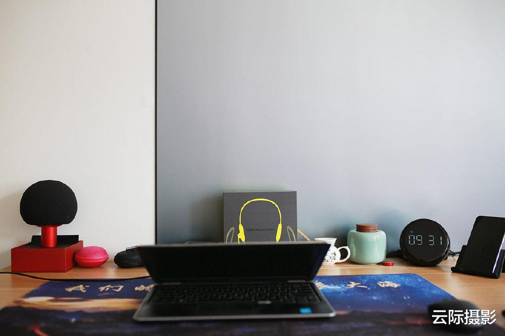 微信|工作和娱乐两不误,极简升降桌面布局成果分享