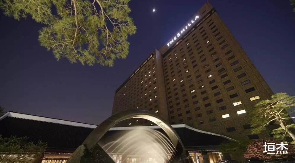 iPhone|背靠6000亿三星财团,一句好热让全校喜提空调,为何要下嫁保安?