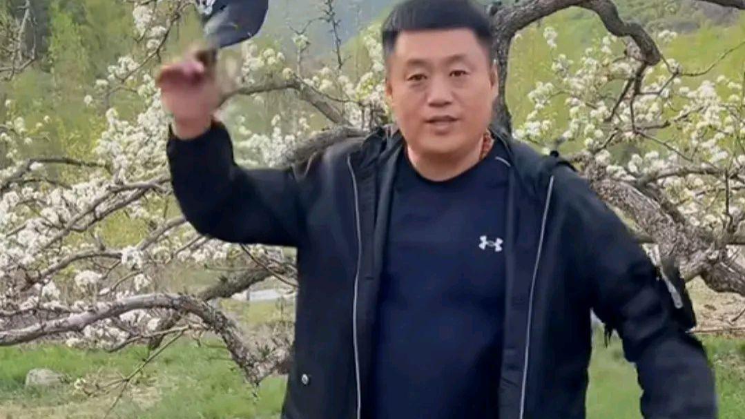 赵本山|宋小峰直播时痛哭流泪，没有做错事，师傅却要把我逐出门，越想越委屈