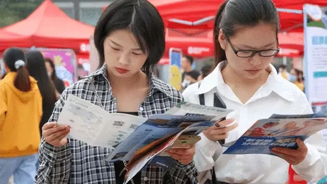 |“垃圾就是垃圾！”大学生求职遭 HR辱骂，向平台举报，后续来了