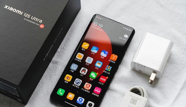 小米科技|越贵销量越好？6999元的小米12SUltra供不应求，米粉确实很有钱