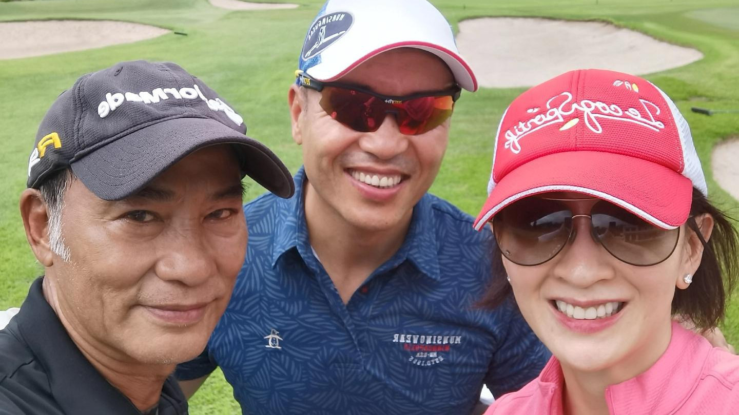 梁佩瑚|港姐梁佩瑚携富豪老公打球！任达华惊喜亮相，两鬓斑白老态尽显