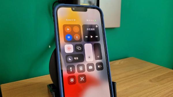 苹果6|苹果6换了个8的，感觉没换一样，苹果拍照好看一些