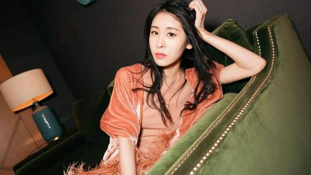 张碧晨|浙江卫视：华晨宇参演王牌节目后，张碧晨发文告别《闪光的乐队》