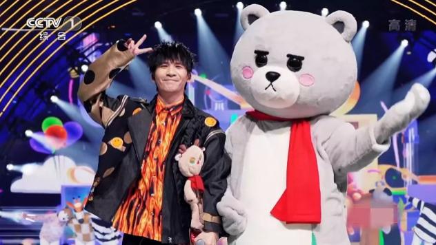 春晚|央视网络春晚：周深好治愈，周笔畅尚雯婕又玩时尚，谭松韵表情绝了