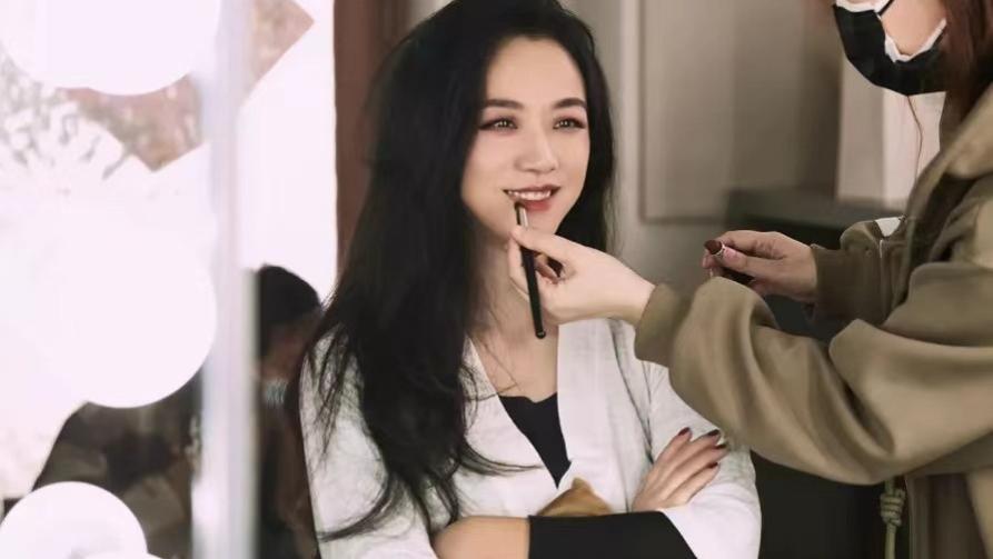 汤唯|带着美貌和作品上戛纳的汤唯杀疯了！这就是43岁女人的魅力吗？