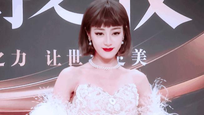 迪丽热巴|红毯上惊艳，一到古装秒变“灾难现场”，这4位没有一个逃得过