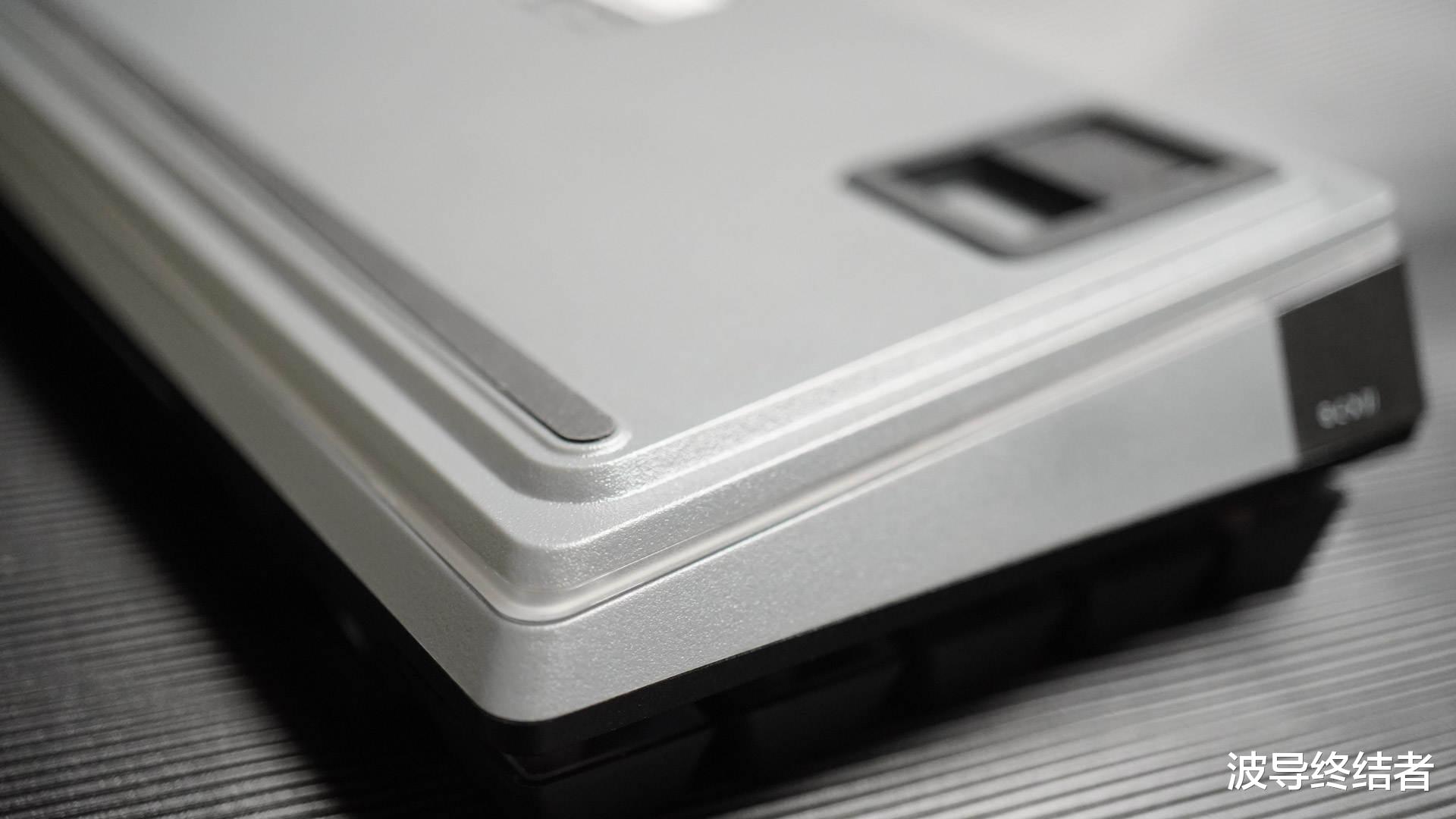 iPhone14|小而强悍，全能三模 - 海盗船 K70 Pro Mini 无线版