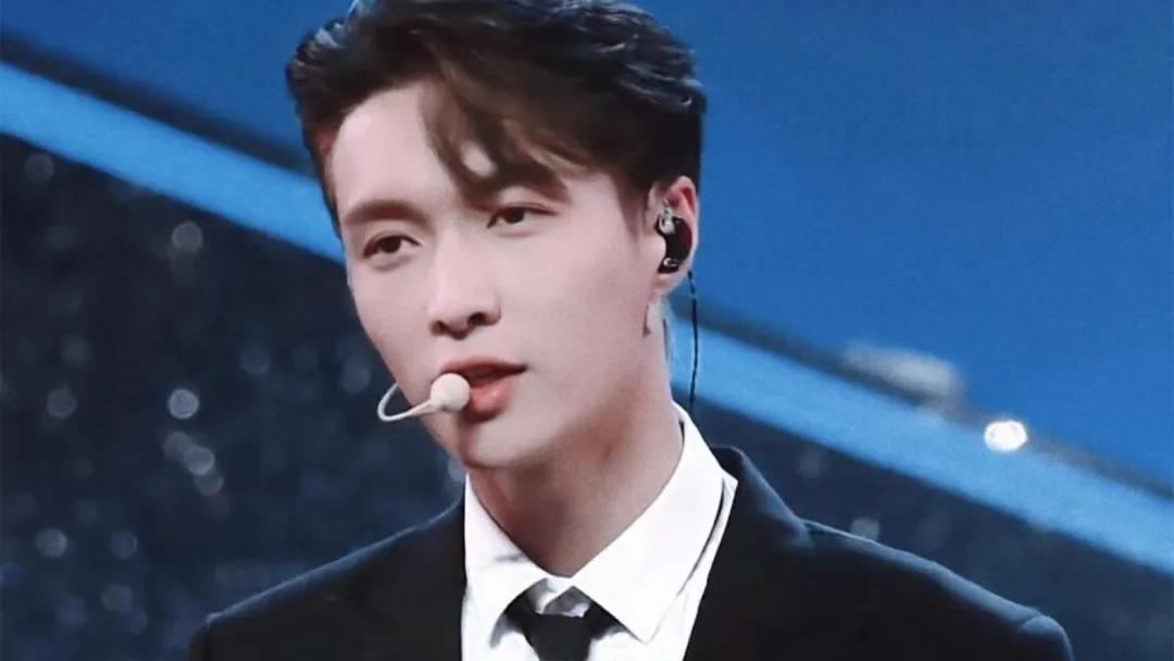 张艺兴|突然官宣？恭喜，张艺兴