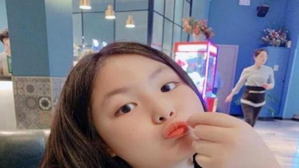 郭晶晶|郭晶晶晒3个孩子吃饭照，餐桌成重点，网友：细节决定教育