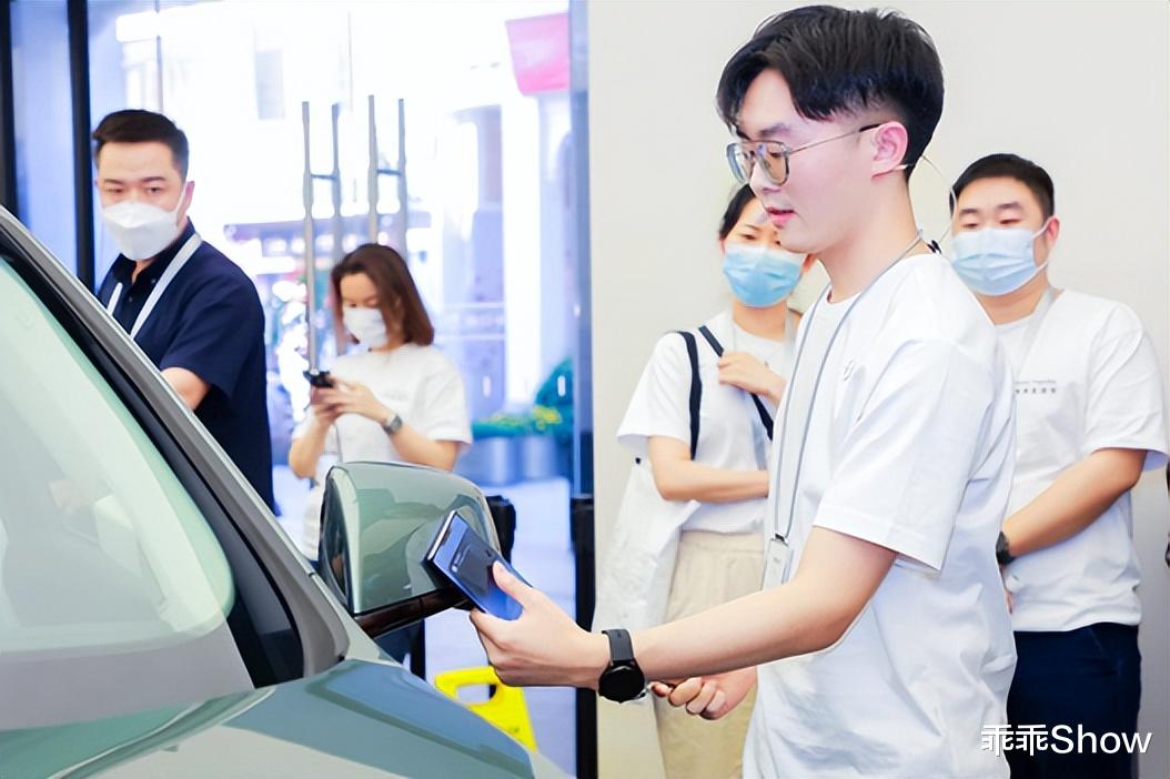 华为|夏日万象 华为HMS全场景数字生活体验:终端云服务赋能1+8+N战略