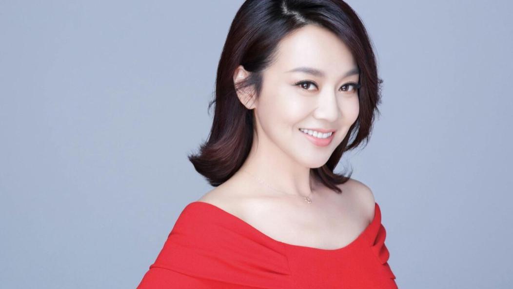 闫妮|跑龙套12年34岁大气晚成，49岁拿下影后，闫妮的逆袭有多精彩？