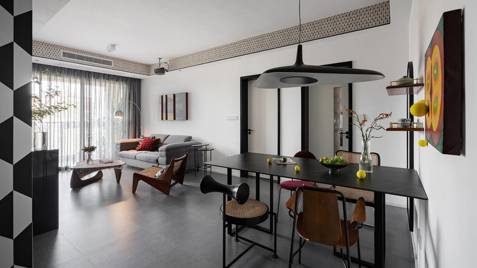 她拒绝极简，以逆常规般的方式装修新家，完工后，超有个性