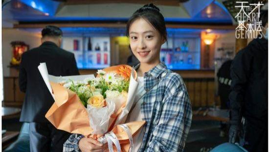 00后|10朵“00后小花”就位，谁能成为新版国民妹妹？各有各的“门道”