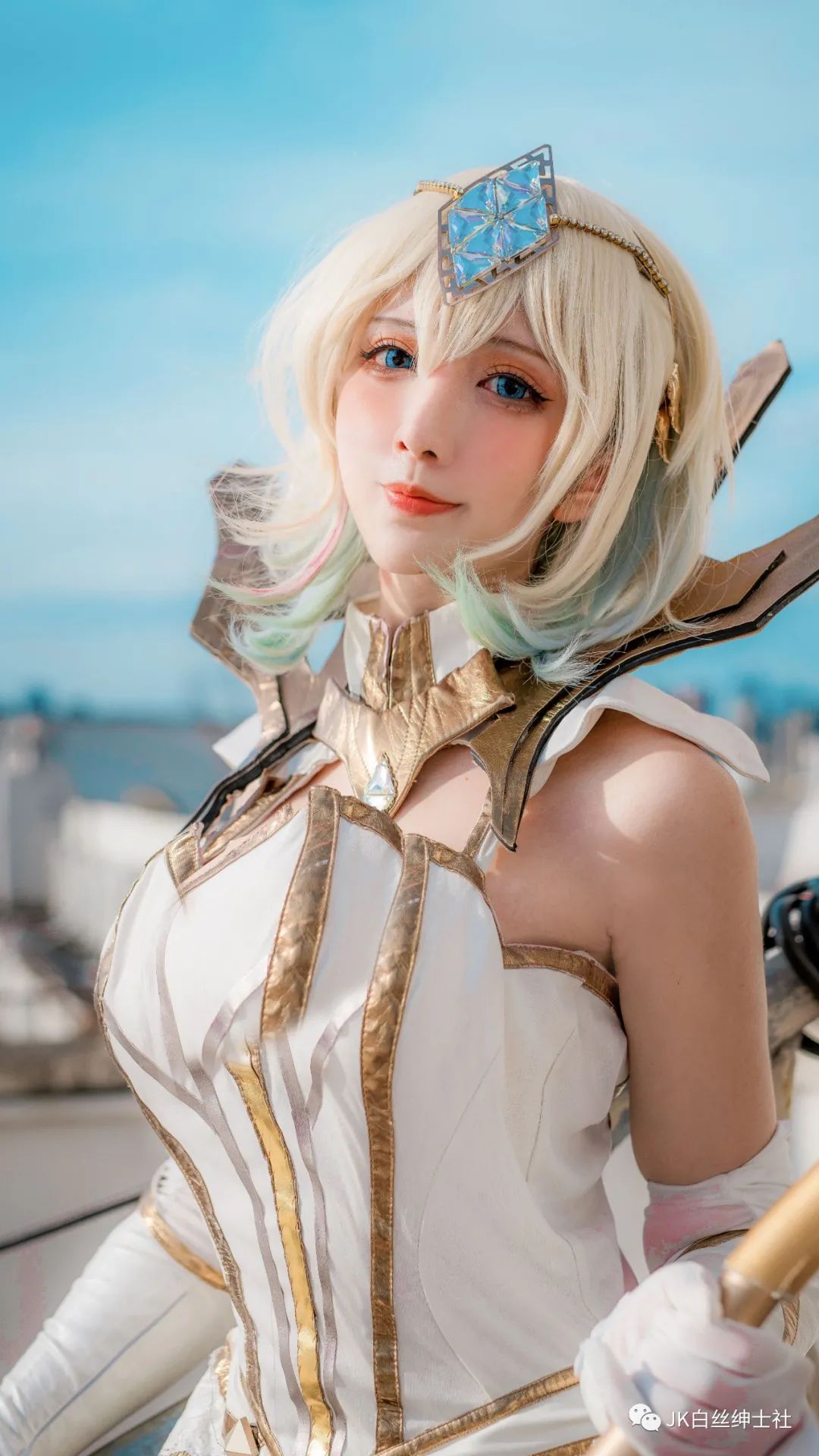 |cos：英雄联盟金光闪闪的拉克丝cos正片@九曲