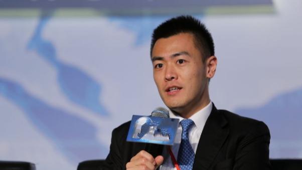 刘鸣炜|刘鸣炜低调结婚，窗户上的大红喜字醒目，富豪父亲却没有到场祝贺