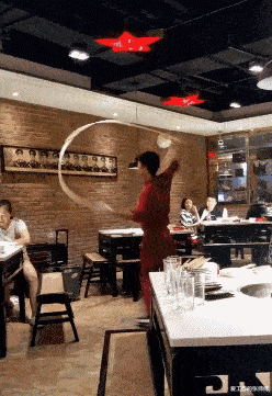 投影仪|女老师课后忘关投影仪，搜索记录被公开