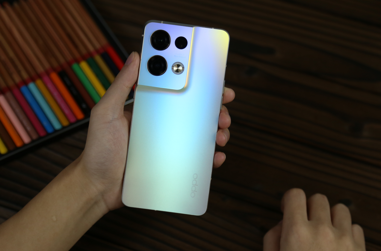 电子商务|用配色复刻夏夜晚风，Reno8 Pro颜值有多高？上手体验更惊喜