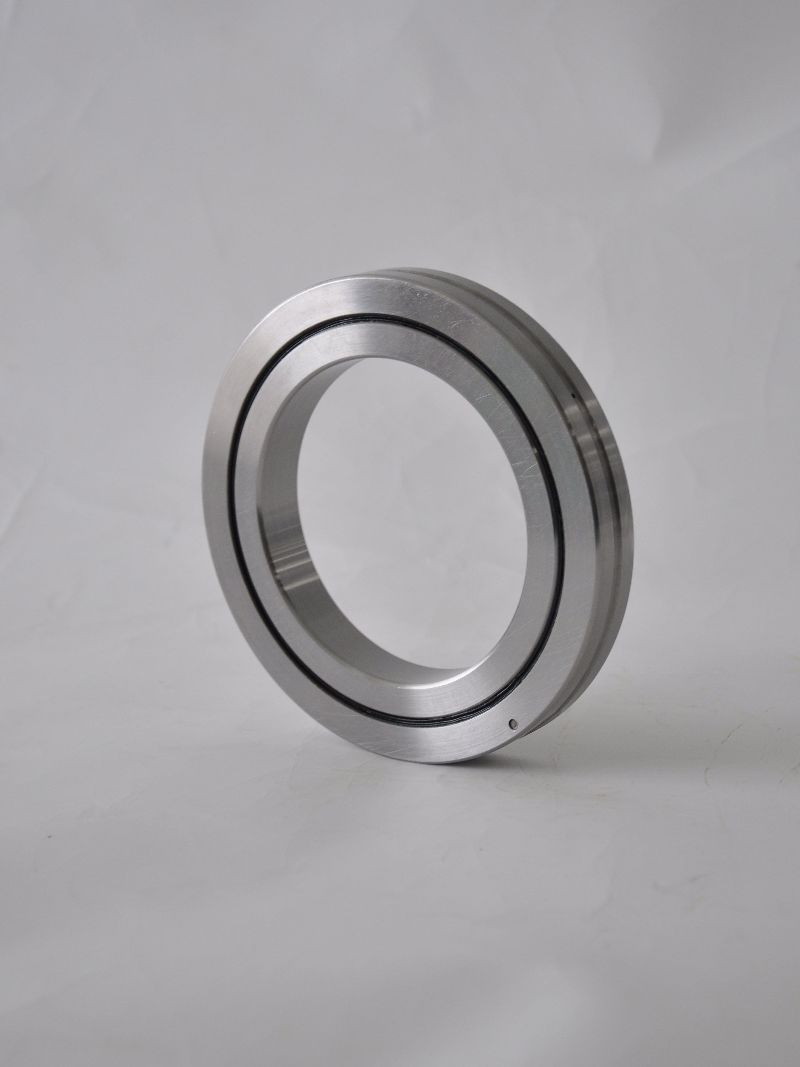 福特汽車|機器人軸承應該怎么選？ 交叉滾子軸承和普通比有哪些優勢？