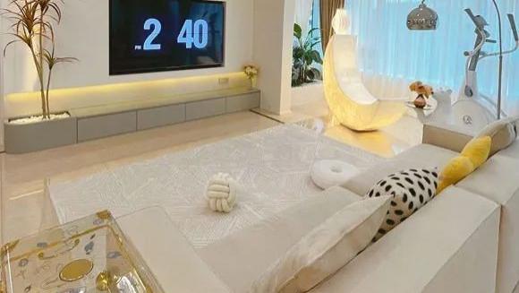 家里装修不要过度追求奢华的效果，相反，简洁设计家居氛围更温馨